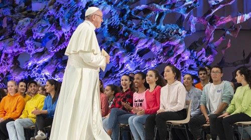 SS. Francesco - Aula Paolo VI: Incontro con i Giovani  06-10-2018