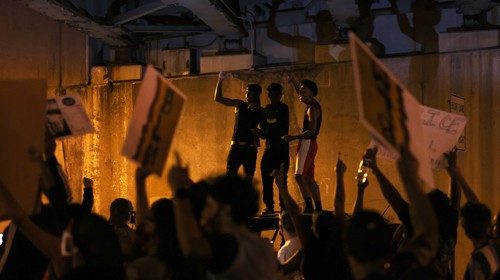 Manifestanti protestano davanti alla sede della polizia a Rochester (Afp)