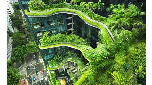 L’Hotel Parkroyal di Singapore progettato nel 1994 dallo studio Woha L’Hotel Parkroyal di Singapore progettato nel 1994 dallo studio Woha
