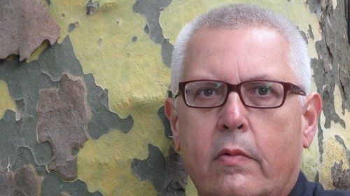 Il poeta Víctor Rodríguez Núñes Il poeta Víctor Rodríguez Núñes
