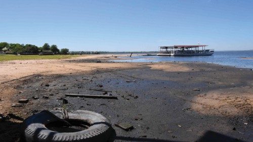 View of the dried banks of the lake Ypacarai on November 5, 2020 in San Bernardino, Paraguay. - ...