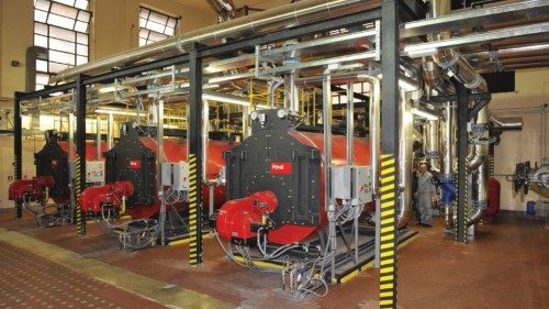 Il locale caldaie della centrale elettrica vaticana Il locale caldaie della centrale elettrica vaticana