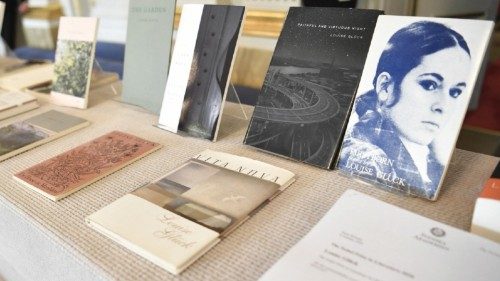 Alcune delle raccolte di versi pubblicate dalla poetessa Luise Glück Alcune delle raccolte di versi pubblicate dalla poetessa Luise Glück