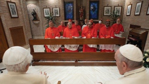 SS. Francesco - Visita con i nuovi cardinali a SS. Benedetto XVI  28-11-2020