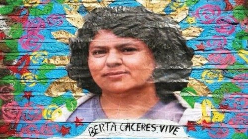 Un murale in onore di Berta Cáceres uccisa nel 2016 Un murale in onore di Berta Cáceres uccisa nel 2016