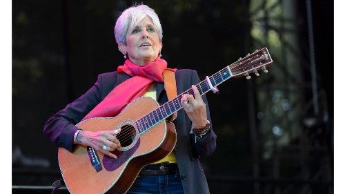 epa08925011 (FILE) American folk singer Joan Baez performs on the main stage during the 40th Paleo ...