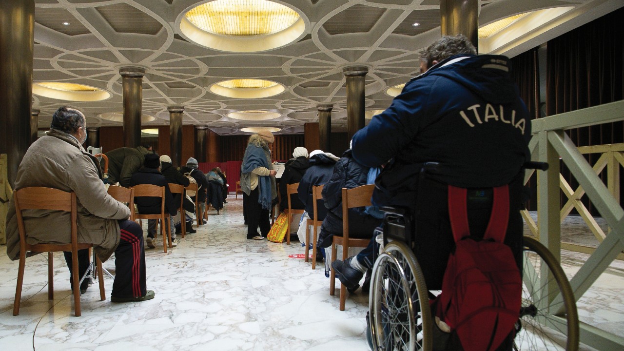 Vacunación de pobres en el Vaticano