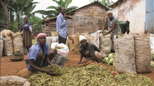  Lottare ogni giorno contro l’inaccettabile povertà  QUO-023