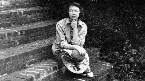 Flannery O’Connor in una foto degli anni Quaranta