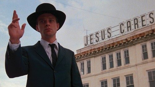 Brad Dourif interpreta Hazel Motes in una scena di «Wise Blood» di John Houston (1979) Brad Dourif interpreta Hazel Motes in una scena di «Wise Blood» di John Houston (1979)