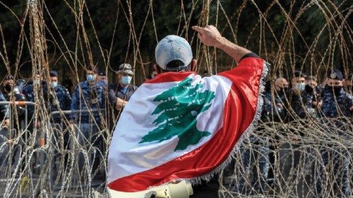  Il Libano rischia il collasso  QUO-041