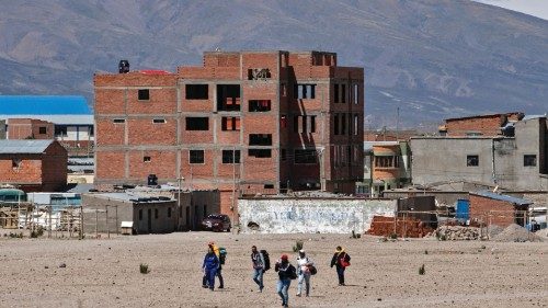 Venezuelan migrants cross ilegally from Bolivia to Chile in the Colchane border crossing, on ...