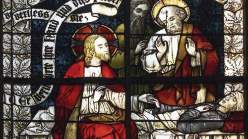 Gesù guarisce la suocera di Pietro (vetrata della parrocchia di San Bonifacio, Bad Nauheim, in Germania)