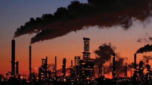 FILE PHOTO: Petro-Canada's Edmonton Refinery and Distribution Centre glows at dusk in Edmonton ... FILE PHOTO: Petro-Canada's Edmonton Refinery and Distribution Centre glows at dusk in Edmonton ...