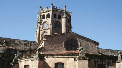  Nella diocesi di Ourense una cattedrale a energia verde  QUO-049