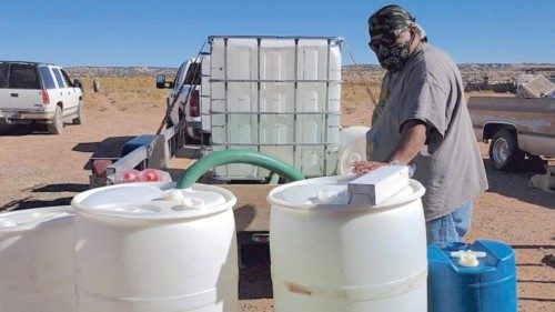 L’organizzazione Navajo Nations in Action fornisce acqua potabile alla popolazione locale