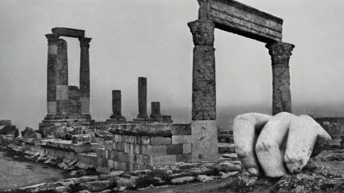Amman, Giordania, 2012 © Josef Koudelka/Magnum Photos Amman, Giordania, 2012 © Josef Koudelka/Magnum Photos