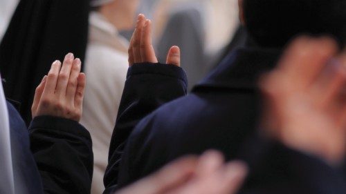 -OR- In occasione della Giornata Mondiale della Vita Consacrata, celebrata per la prima volta da ... -OR- In occasione della Giornata Mondiale della Vita Consacrata, celebrata per la prima volta da ...
