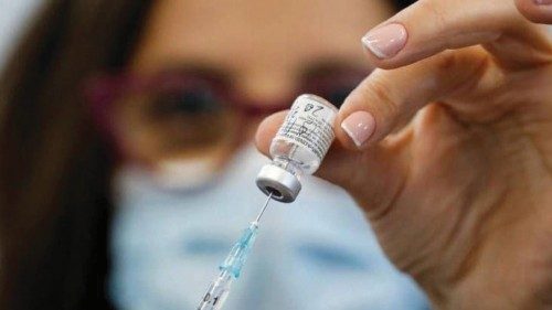  In Vaticano  vaccino per 1.200 poveri  QUO-069