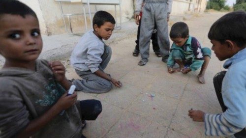 Bambini che conoscono solo la guerra QUO-072 Bambini che conoscono solo la guerra QUO-072
