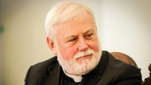 ARCHIV - Erzbischof Paul Richard Gallagher, Sekretär für die Beziehungen mit den Staaten im ...