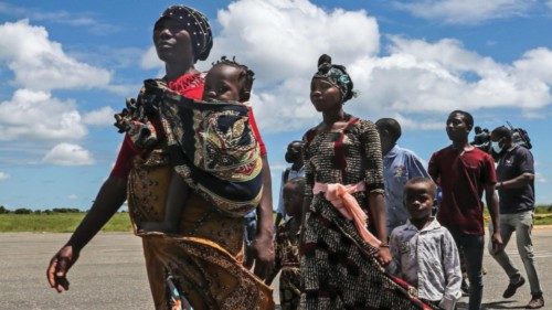 epa09124802 Arrival of internally displaced people from Palma at Pemba airport, Mozambique, 09 April ...