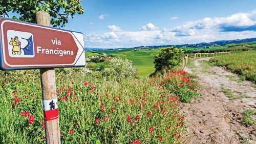 Un tratto italiano della via Francigena Un tratto italiano della via Francigena