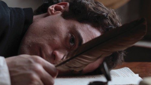 Elio Germano in una scena del film «Il giovane favoloso» Elio Germano in una scena del film «Il giovane favoloso»