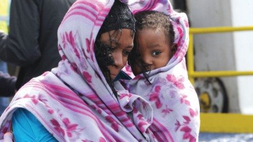 E' attraccato al porto di Catania oggi pomeriggio, 2 maggio 2011,  il traghetto 'Flaminia' con a ...