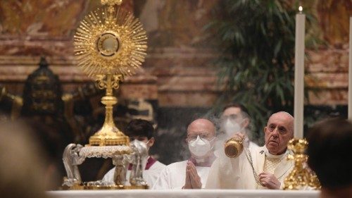 Lo stupore, l’adorazione e il Sinodo QUO-127 Lo stupore, l’adorazione e il Sinodo QUO-127