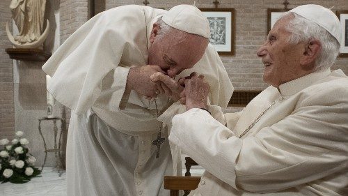 SS. Francesco - Visita con i nuovi cardinali a SS. Benedetto XVI  28-11-2020