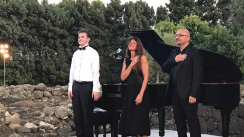  Da Ramallah a Taormina: un ponte musicale di pace  QUO-168