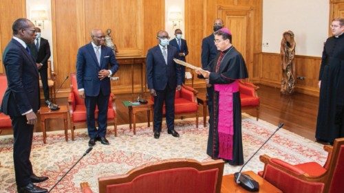 Inizio della missione del nunzio apostolico in Benin QUO-180 Inizio della missione del nunzio apostolico in Benin QUO-180