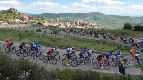 Foto LaPresse - Fabio Ferrari
09/05/2017 Etna, Catania (Italia)
Sport Ciclismo
Giro d'Italia 2017 - ...