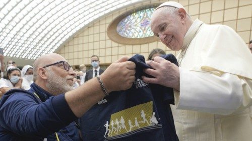  Il Papa e il suo Team paralimpico  QUO-191