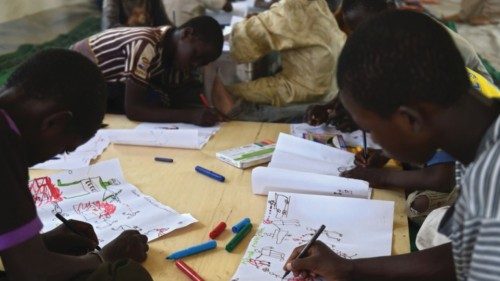  A scuola in Italia ragazzi rifugiati dal Niger   QUO-196