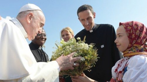  Un popolo  dal volto giovane e dalle radici antiche  QUO-207