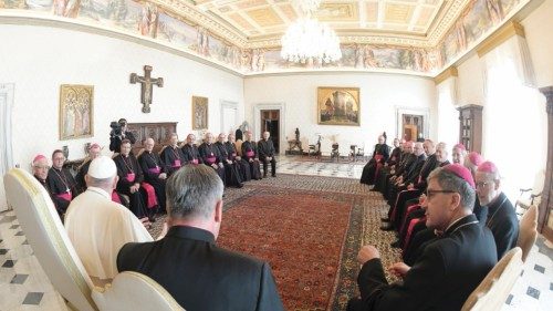  La visita «ad limina» di vescovi della Francia  QUO-223
