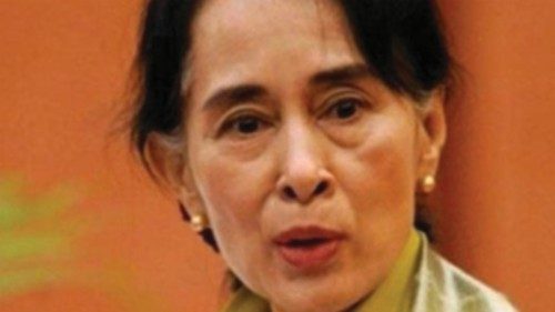  Aung San Suu Kyi in tribunale Ancora tensioni in Myanmar   QUO-224
