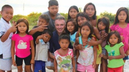 Una casa di accoglienza per i bambini indigeni QUO-227 Una casa di accoglienza per i bambini indigeni QUO-227