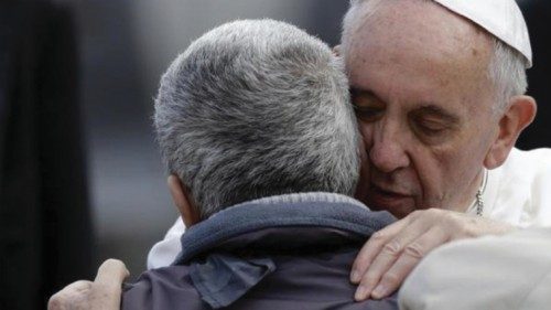  Papa Francesco incontra i poveri  ad Assisi  QUO-235
