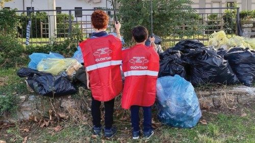 Cura per ciò che appartiene a tutti QUO-244 Cura per ciò che appartiene a tutti QUO-244