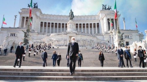 Il Presidente della Repubblica Sergio Mattarella in occasione della deposizione di una corona ...