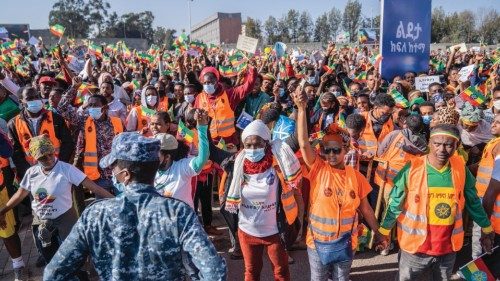 epa09569388 Ethiopians attend a rally held to show support for the government and the Ethiopian ...