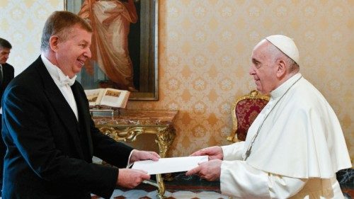 Le credenziali del nuovo ambasciatore di Israele QUO-264 Le credenziali del nuovo ambasciatore di Israele QUO-264