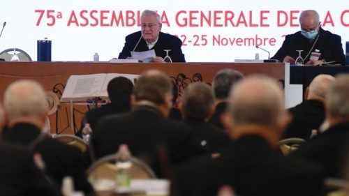The President of CEI (Italian Episcopal Conference), Italian Cardinal Gualtiero Bassetti (C), speaks ...
