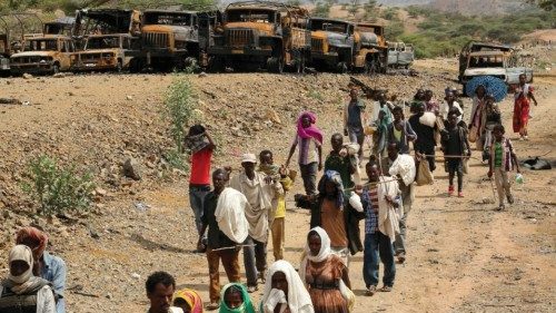 FILE PHOTO: FILE PHOTO: Villagers return from a market to Yechila town in south central Tigray ...