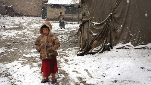  Fame e freddo minacciano milioni di persone in Afghanistan  QUO-278