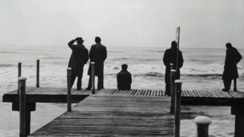 Tra il rumore delle onde e la quiete delle spiagge QUO-284 Tra il rumore delle onde e la quiete delle spiagge QUO-284