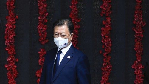 South Korean President Moon Jae-in views the Roll of Honour during a visit to the Australian War ... South Korean President Moon Jae-in views the Roll of Honour during a visit to the Australian War ...